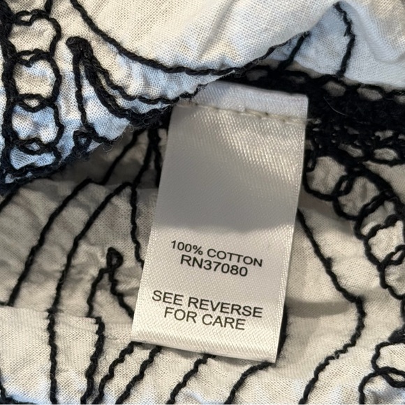 Cato Floral Black White Crochet Cotton Top Size Medium - Picture 7 of 7